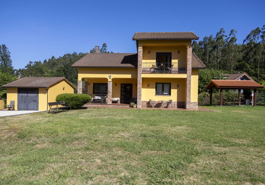VILLA CASTAÑEU